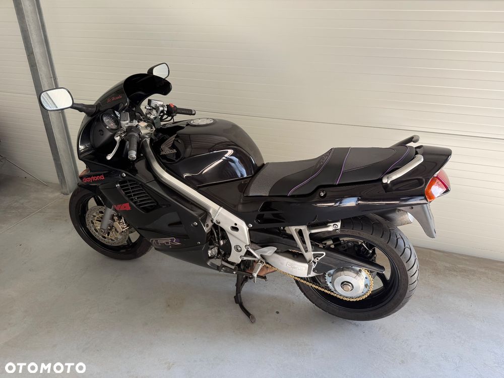 Honda RC - 2