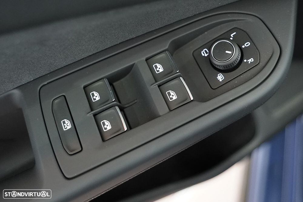 VW Golf Variant 1.5 eTSI R-Line DSG - 19