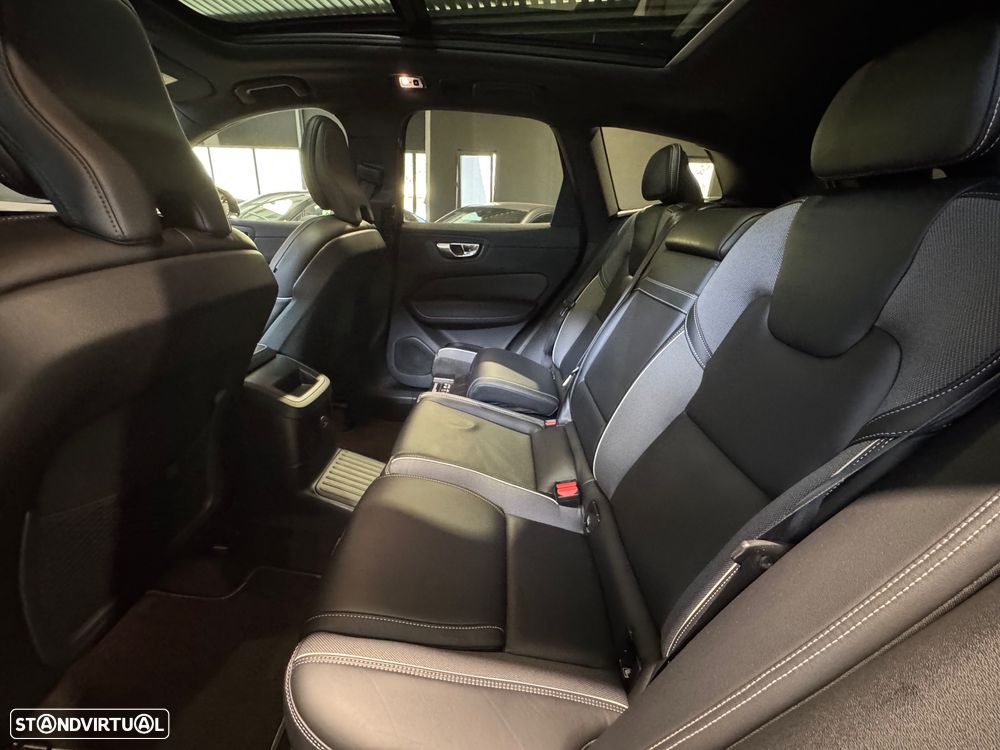 Volvo XC 60 2.0 T6 PHEV R-Design AWD - 22