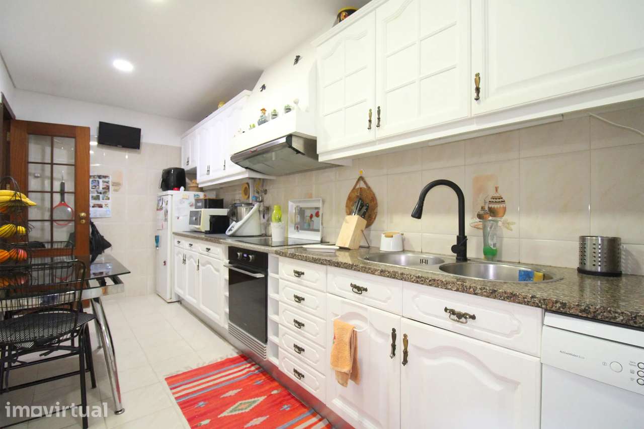 Apartamento T2 com Quintal em Amora - Grande imagem: 3/23