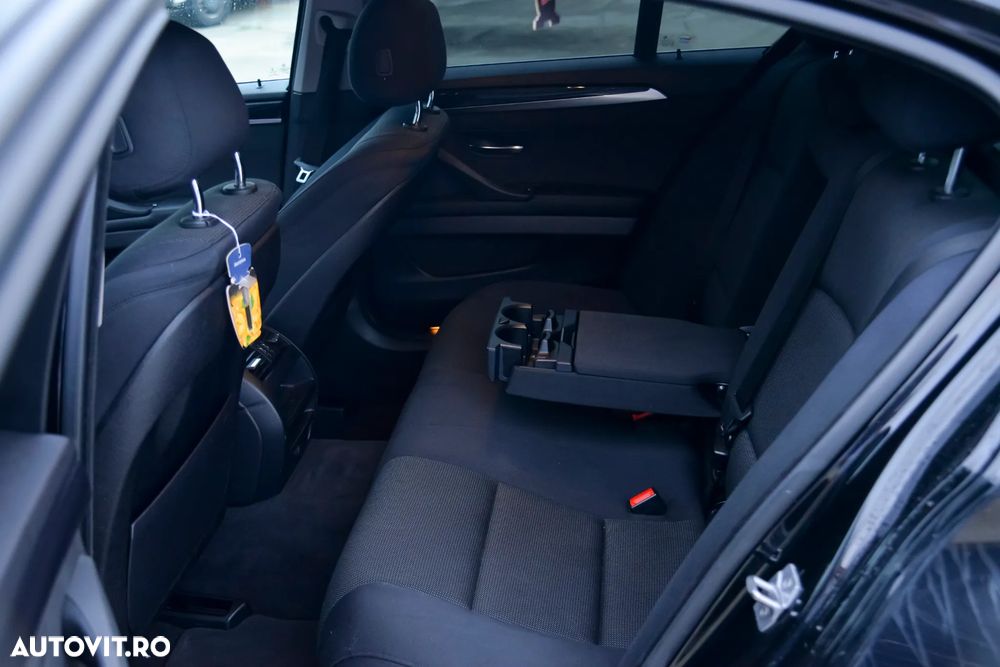 BMW Seria 5 520d Aut. Luxury Line - 13