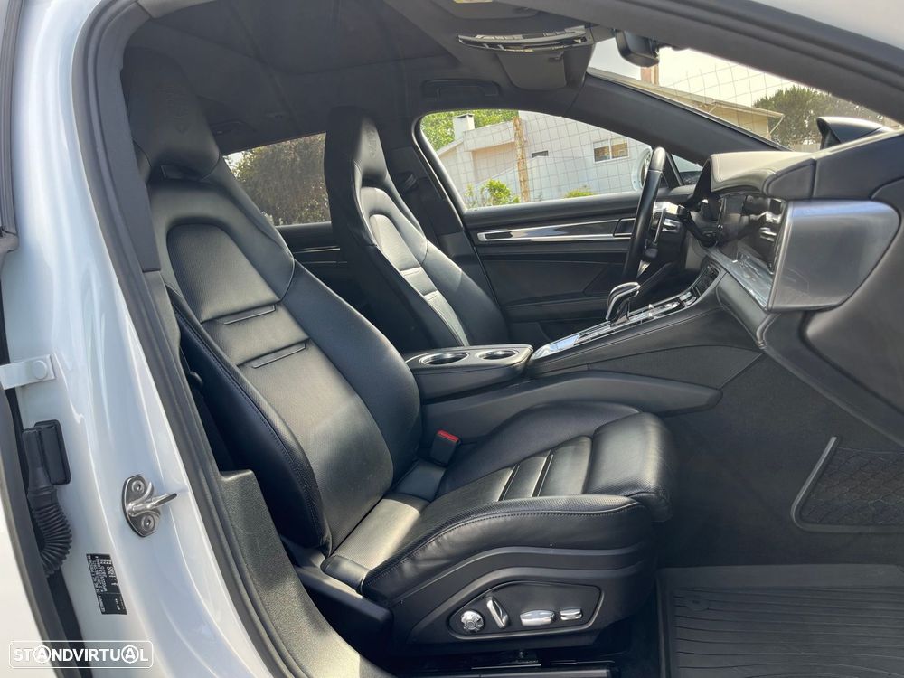 Porsche Panamera Sport Turismo - 47