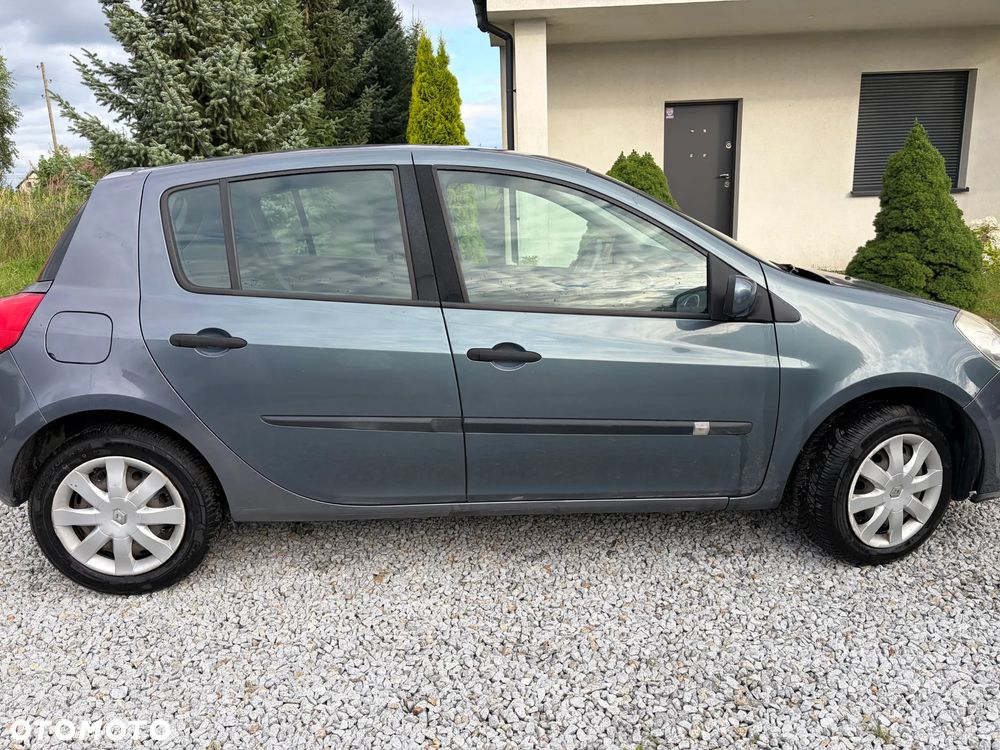 Renault Clio 1.4 16V Expression - 13