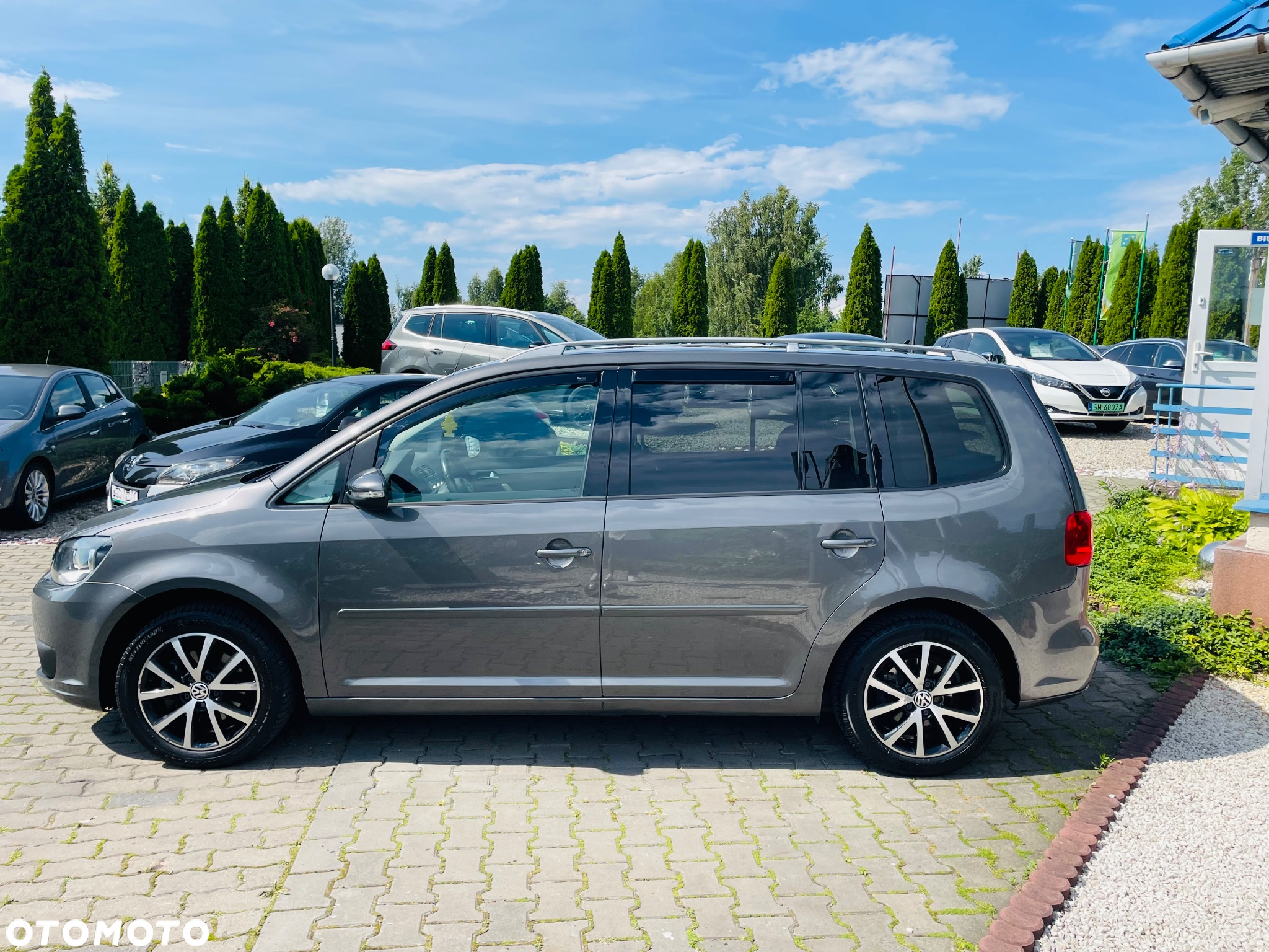 Volkswagen Touran 1.6 TDI DPF BlueMot Comfortline - 4