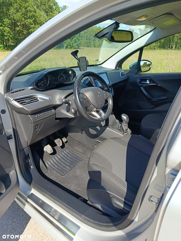 Peugeot 208 PureTech 110 Stop & Start Allure - 19