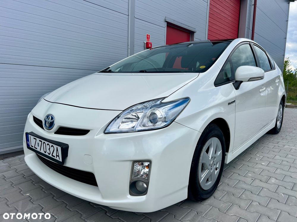 Toyota Prius (Hybrid) Executive - 2