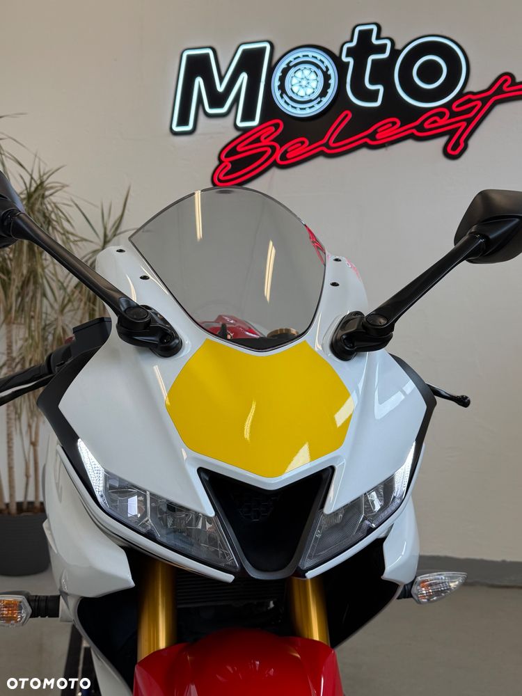 Yamaha YZF - 8