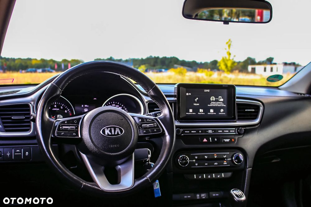 Kia Ceed 1.4 CVVT Dream-Team Edition - 27