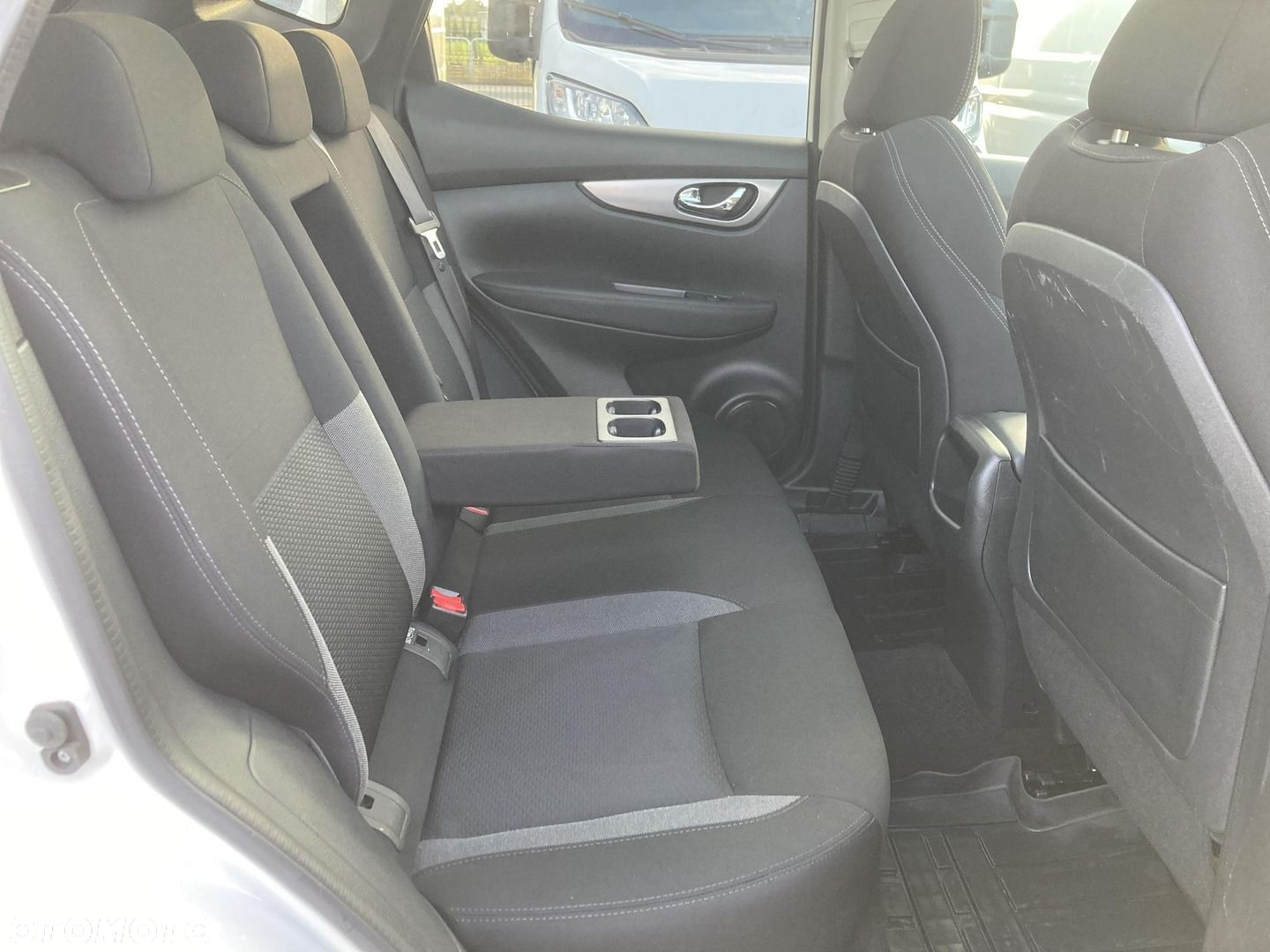 Nissan Qashqai 1.3 DIG-T N-Connecta - 23
