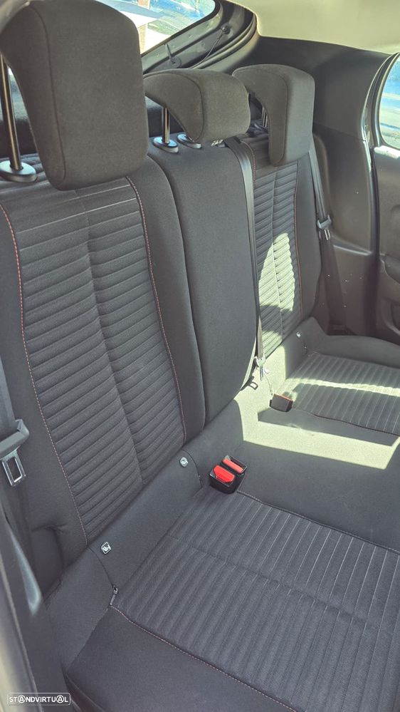 Peugeot 208 1.2 PureTech Active - 10