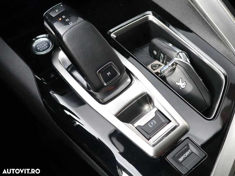 Peugeot 3008 PureTech 130 Stop & Start GPF EAT8 Allure Business-Paket - 27