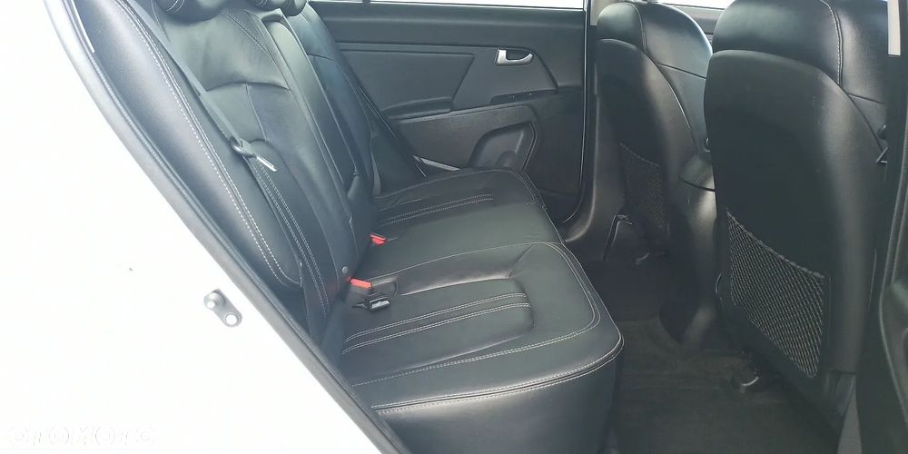 Kia Sportage 1.7 CRDI 2WD Dream-Team Edition - 25