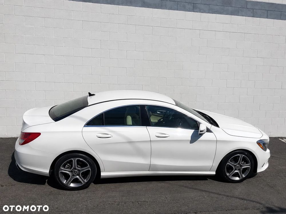 Mercedes-Benz CLA 250 4-Matic AMG Line - 11