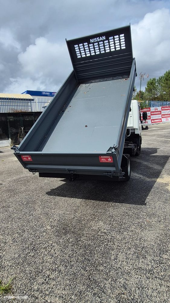 Nissan CABSTAR - 4