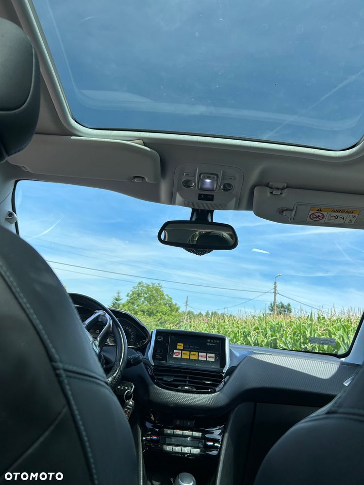 Peugeot 2008 1.2 Pure Tech Crossway S&S EAT6 - 7