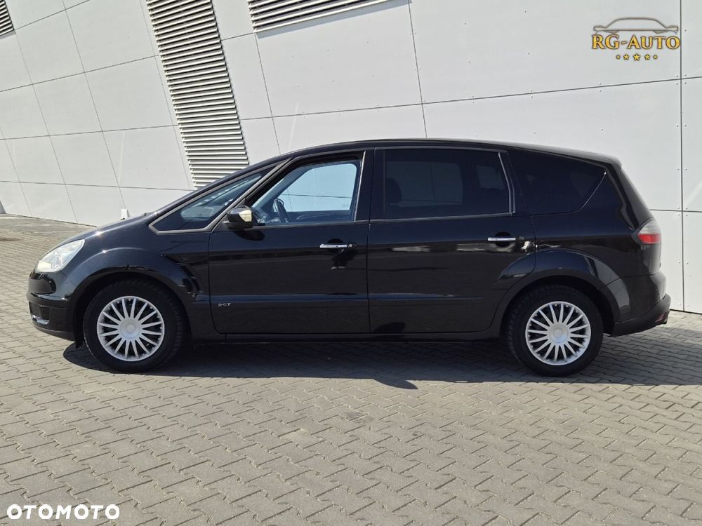 Ford S-Max - 11