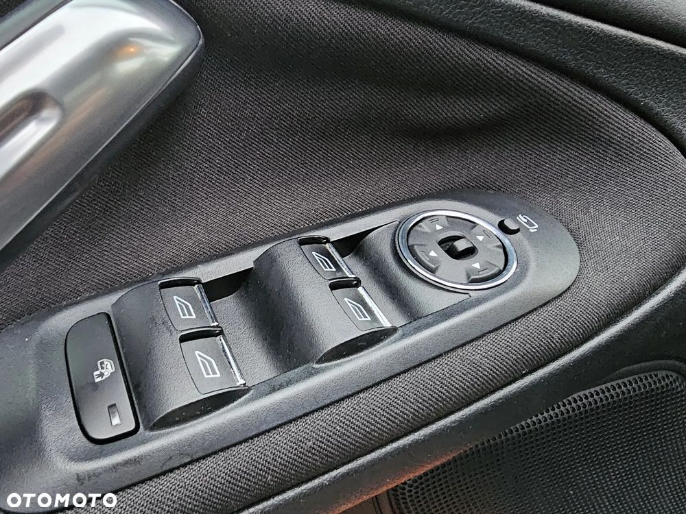 Ford S-Max 2.0 TDCi DPF Titanium - 36