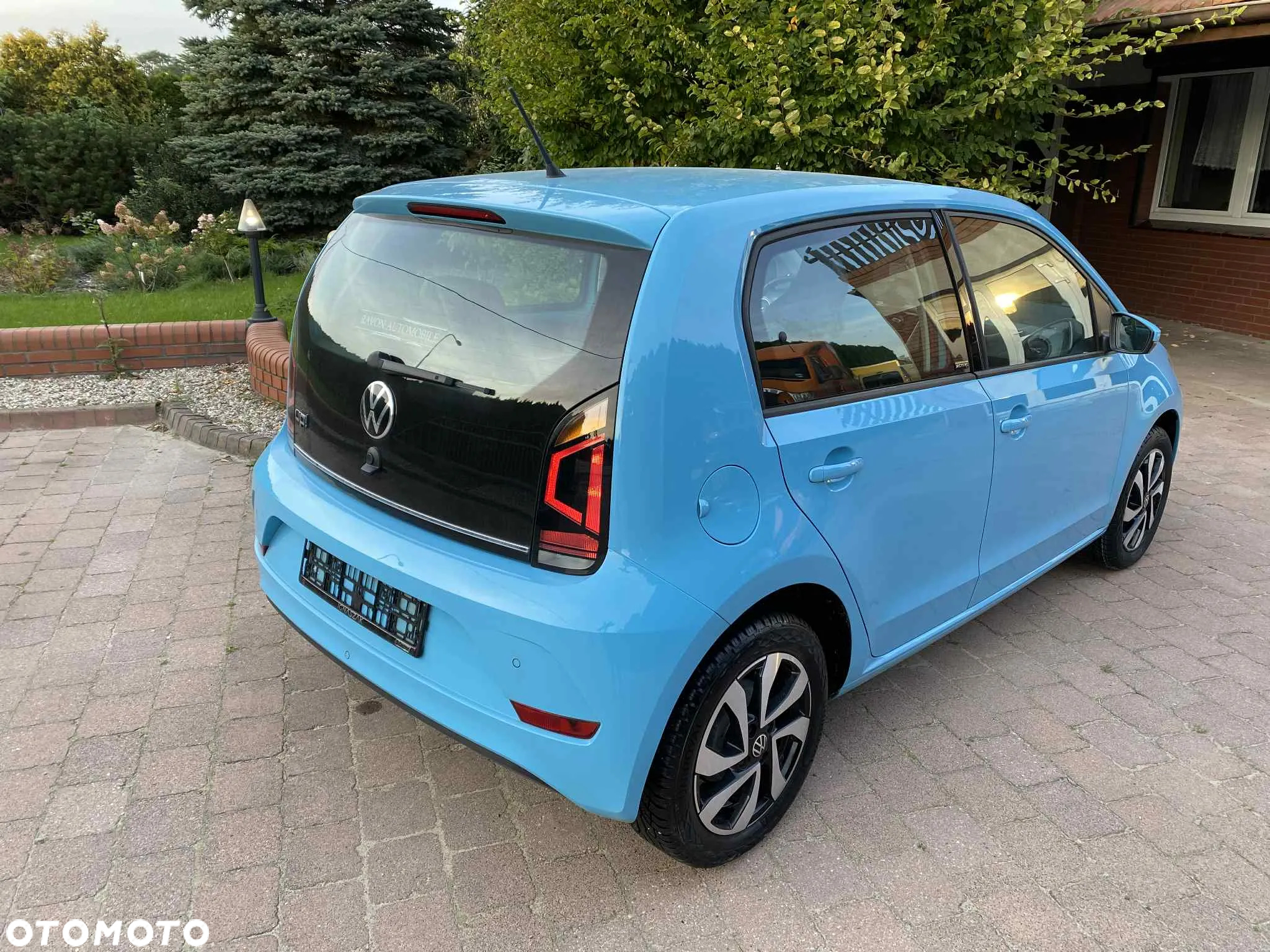 Volkswagen up! Active - 34