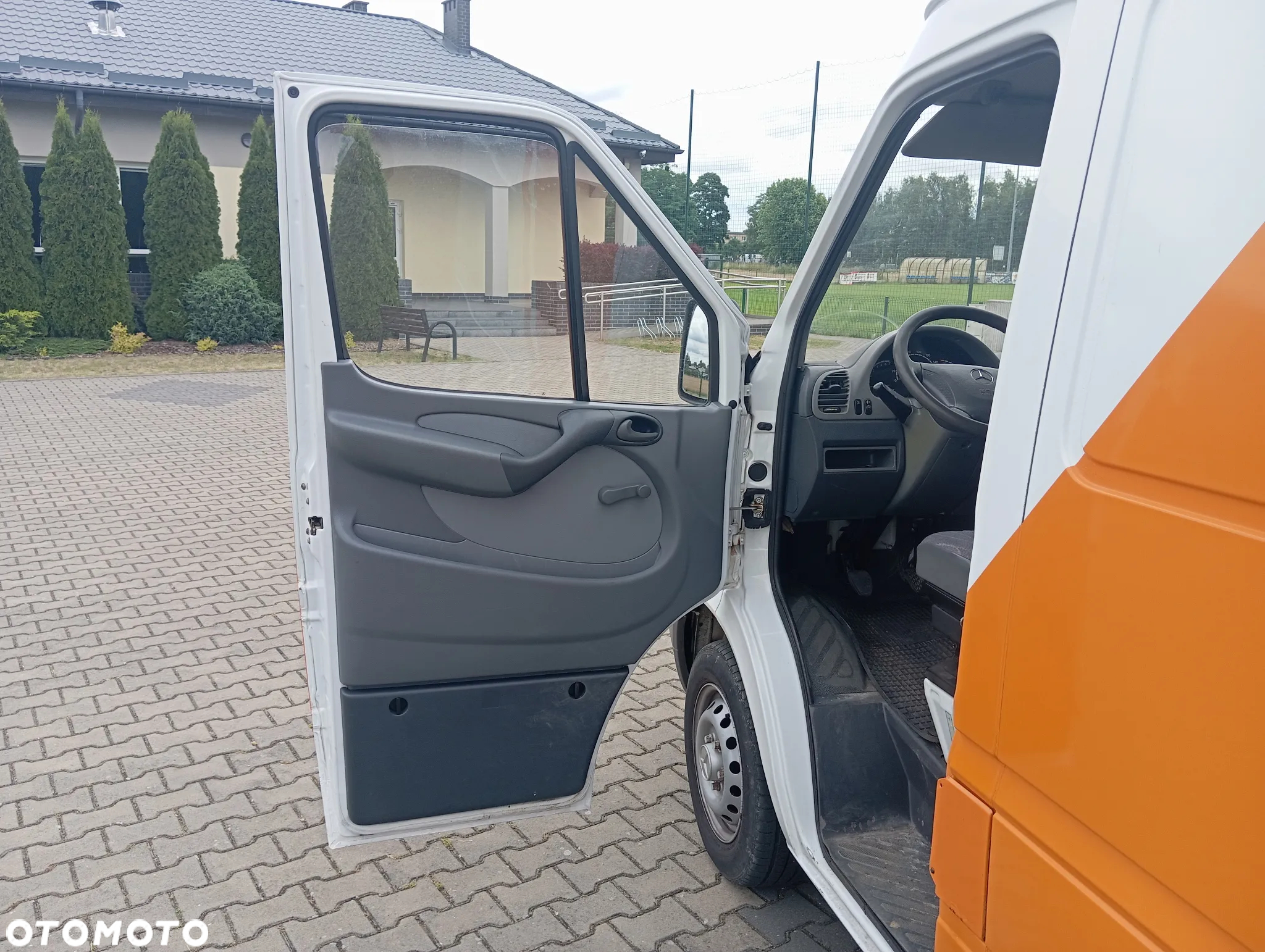 Mercedes-Benz Sprinter - 8
