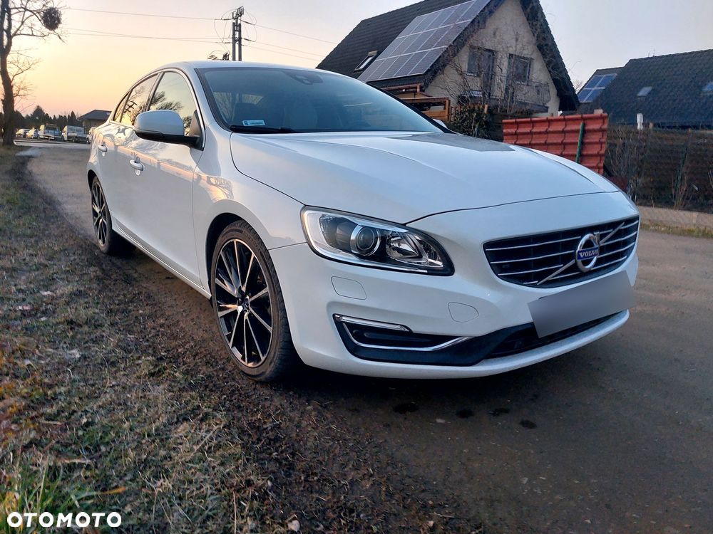 Volvo S60 D4 Drive-E R-Design Momentum - 5