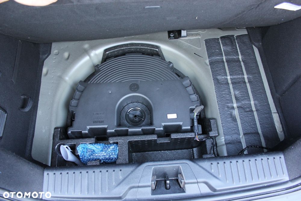 Ford Fiesta 1.0 EcoBoost S&S ST-LINE - 28