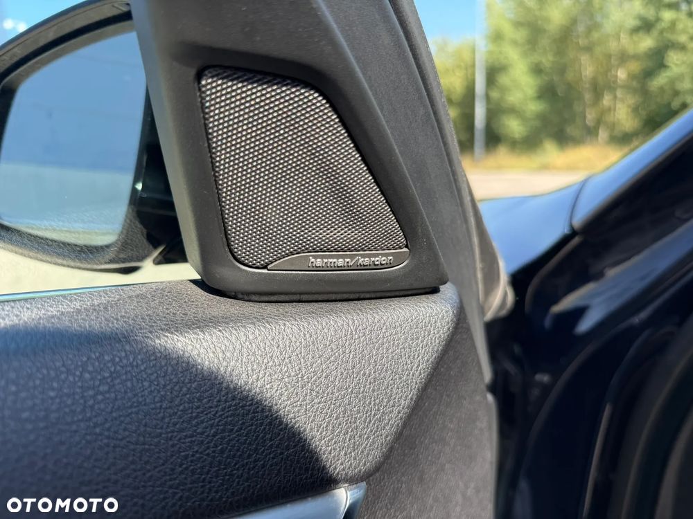 BMW Seria 5 525d Luxury Line - 24