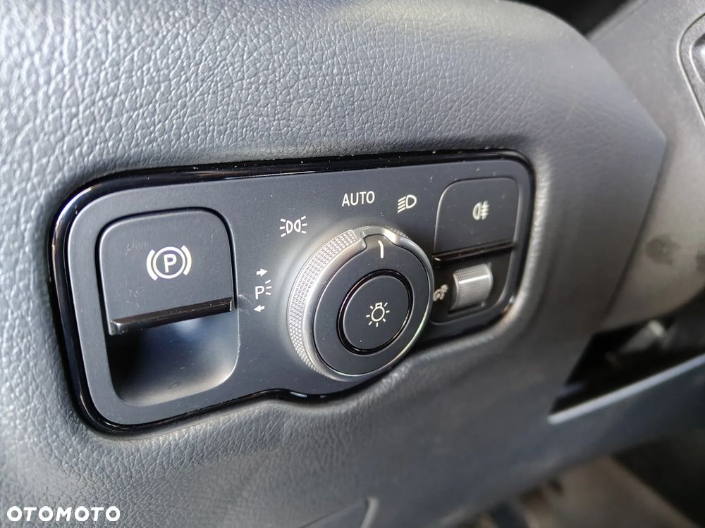 Mercedes-Benz Vito - 22