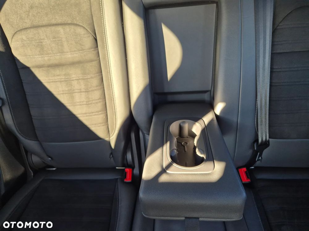 Ford Kuga 2.0 TDCi 4x4 ST-Line - 37