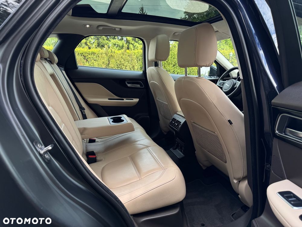 Jaguar F-Pace 25t AWD Prestige - 25