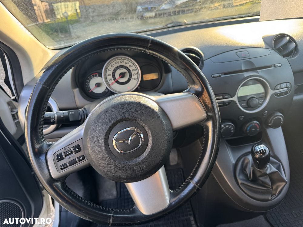 Mazda 2 - 7