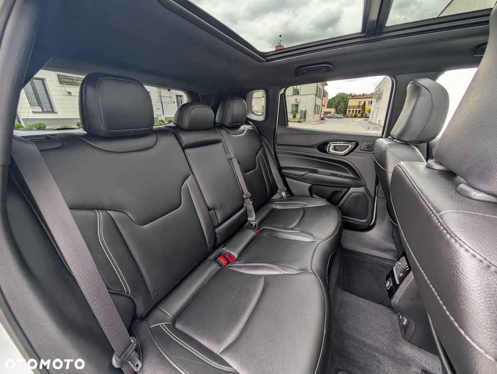 Jeep Compass - 12