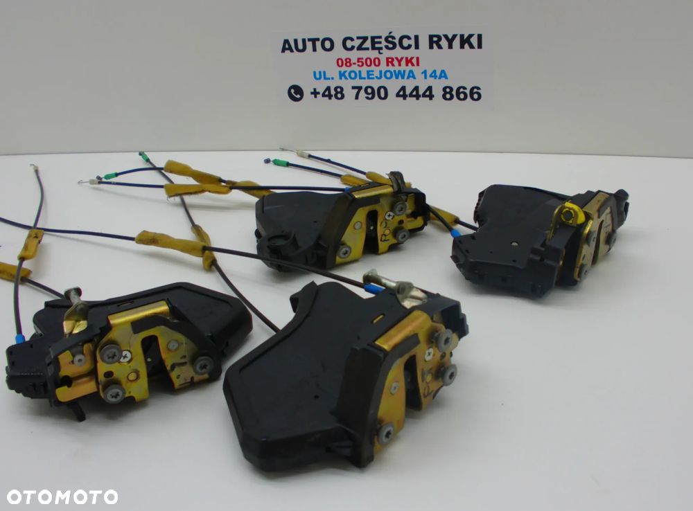 Toyota Corolla Verso II 05r zamek drzwi lewa strona prawa strona - 1