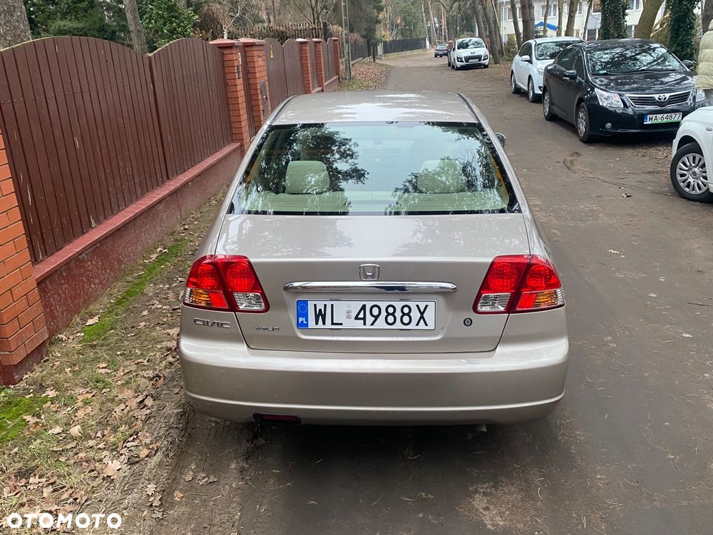 Honda Civic 1.6i ES - 5