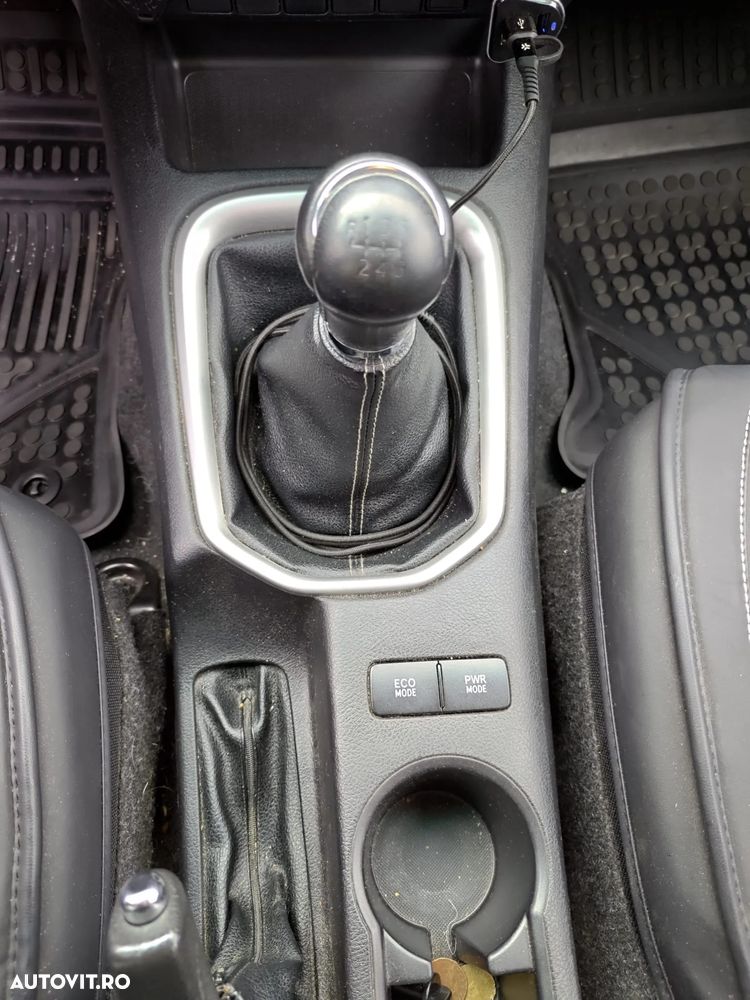 Toyota Hilux 4x4 Double Cab M/T Style - 15