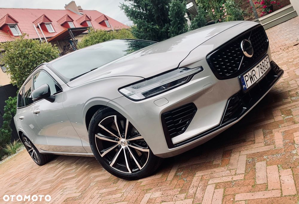 Volvo V60 T6 AWD Recharge Plus Dark - 24