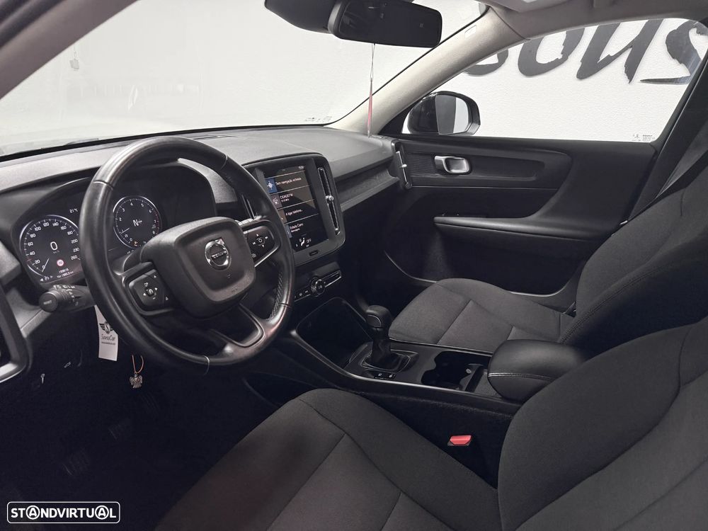 Volvo XC 40 1.5 T2 Momentum Plus - 11