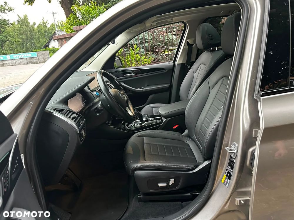 BMW iX3 Standard - 14