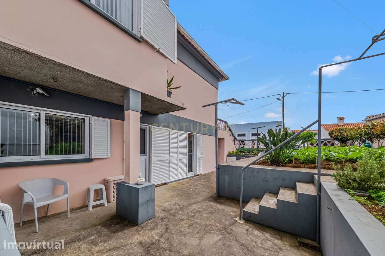 Moradia T3+1 com garagem e quintal - Vila de Porto Judeu - Ilha Tercei - Grande imagem: 3/20