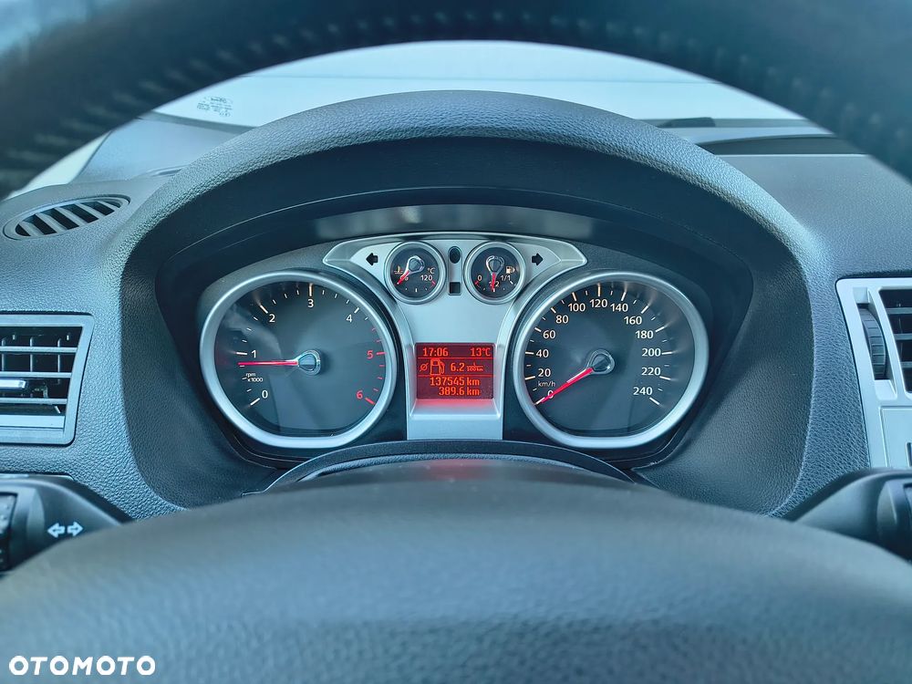 Ford Kuga 2.0 TDCi 2x4 Champions Edition - 25