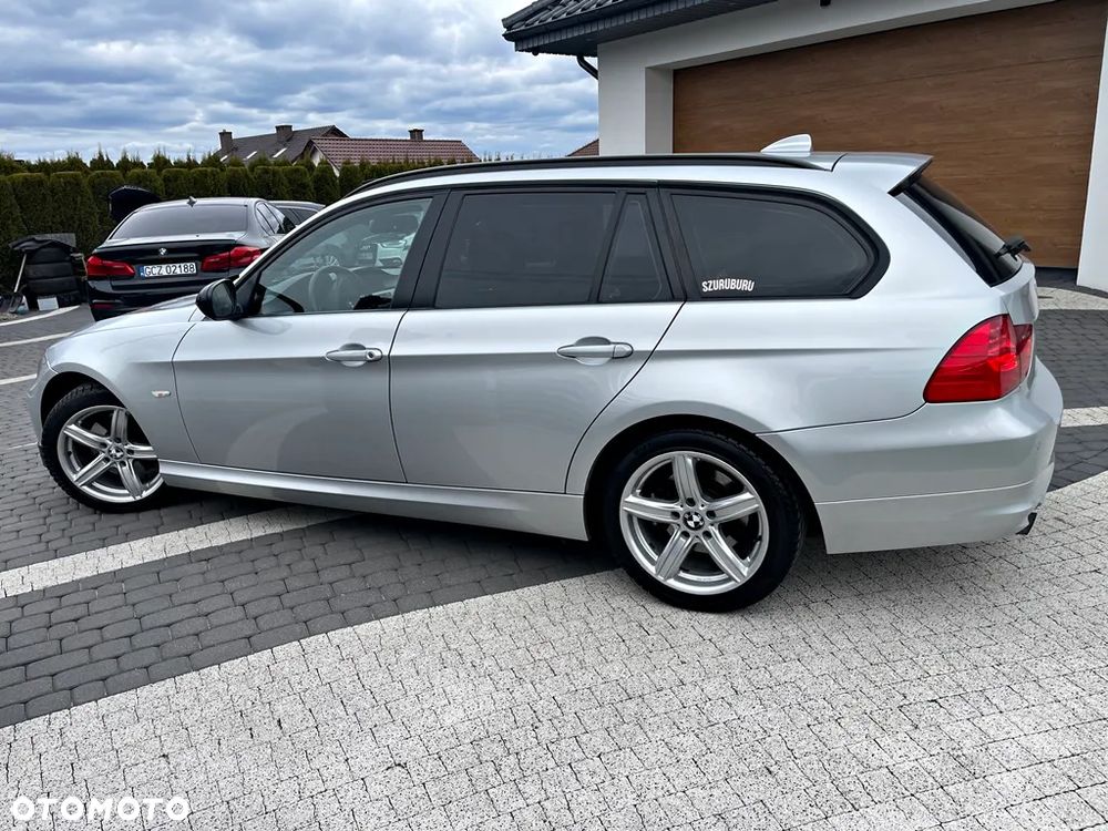 BMW Seria 3 318d DPF Touring Edition Exclusive - 21