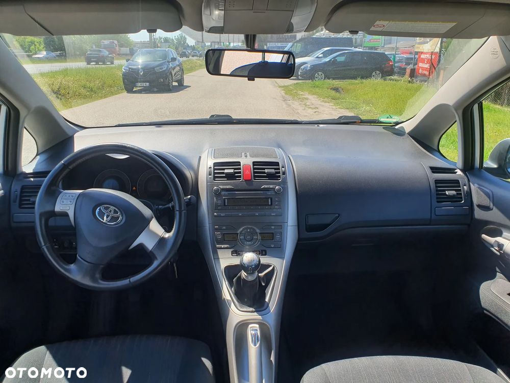 Toyota Auris 1.33 VVT-i Entry - 12