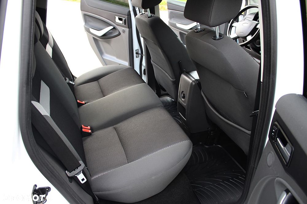 Ford Kuga 2.0 TDCi 4x4 Titanium - 25