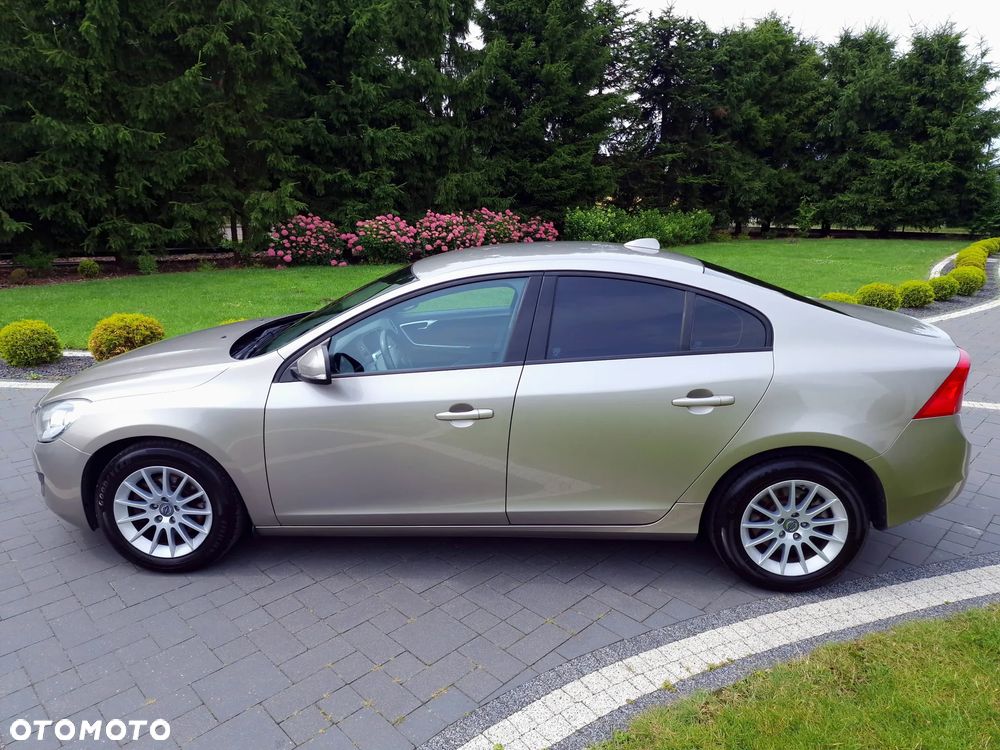 Volvo S60 D2 Kinetic - 8