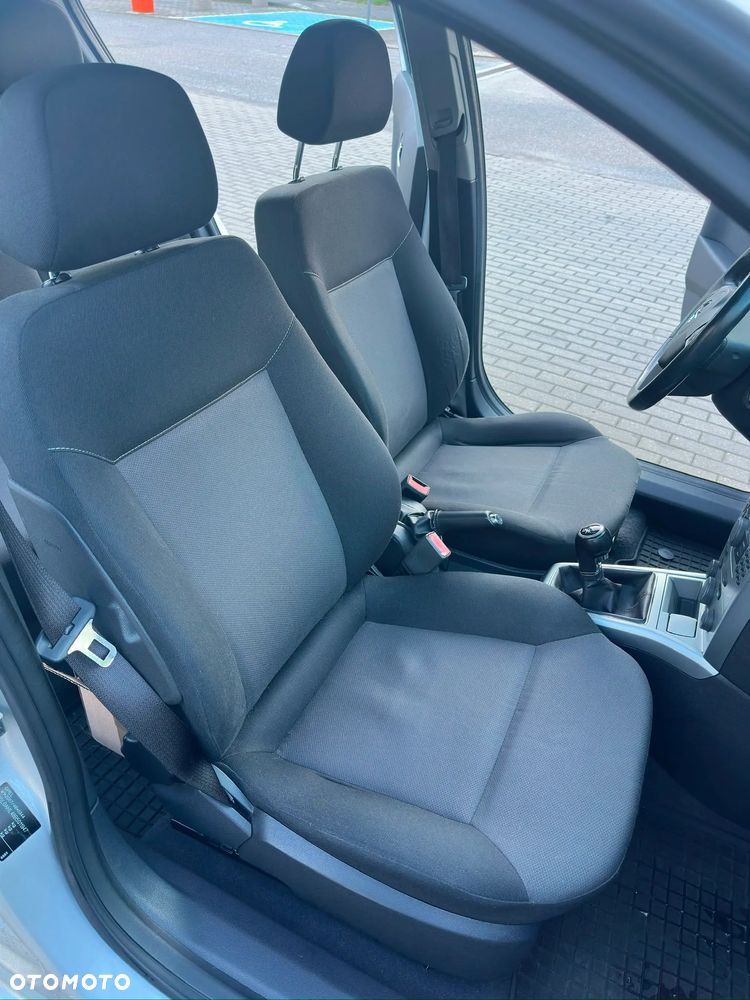 Opel Astra 1.6 - 12