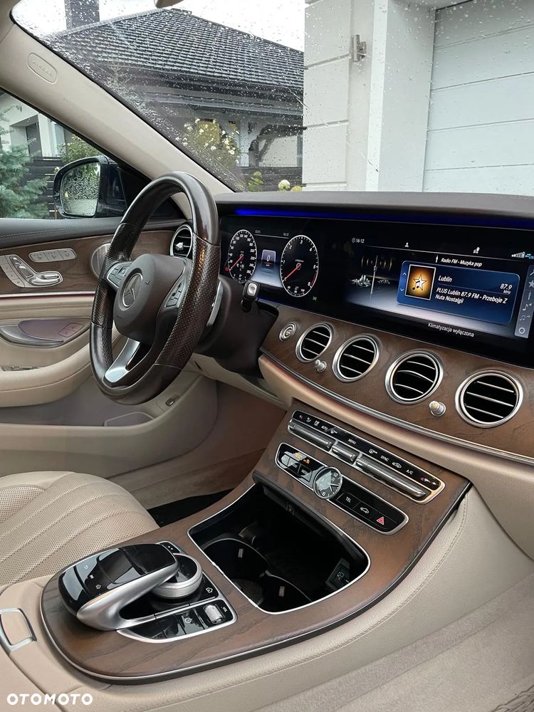 Mercedes-Benz Klasa E 220 d 4-Matic 9G-TRONIC - 6