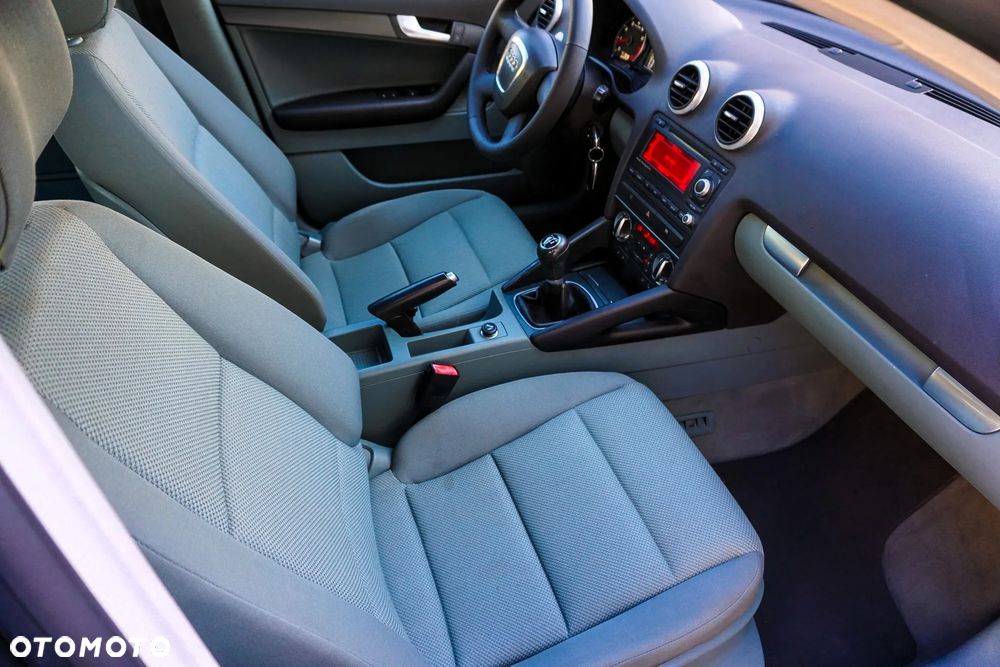 Audi A3 Sportback 1.6 Attraction - 35