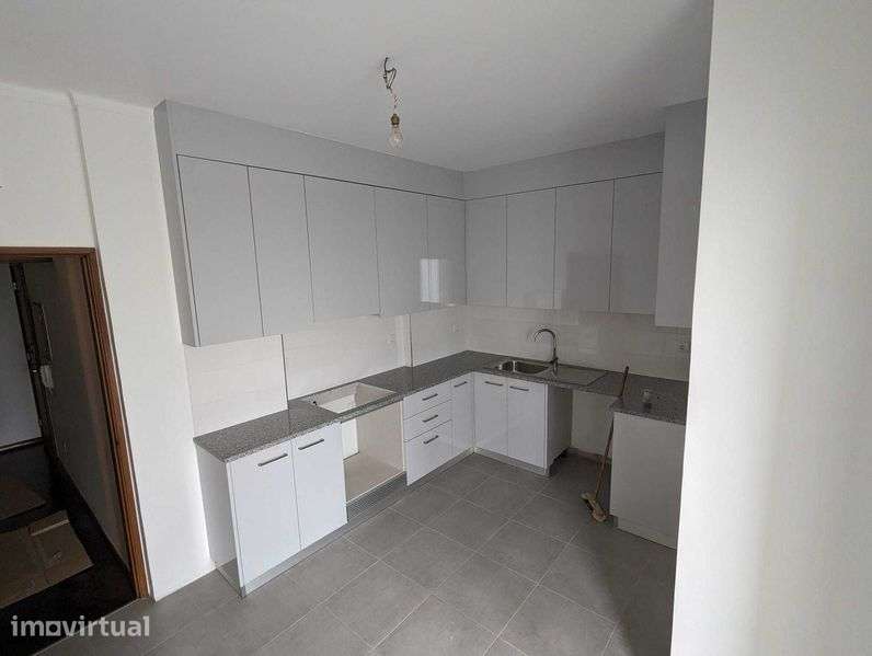 Apartamento T4 Av Nossa Senhora de Fátima - Grande imagem: 4/12