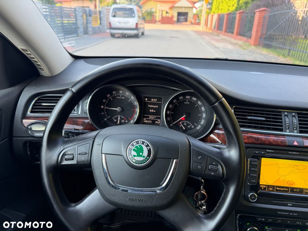 Skoda Superb 2.0 TDI 4x4 Exclusive - 23