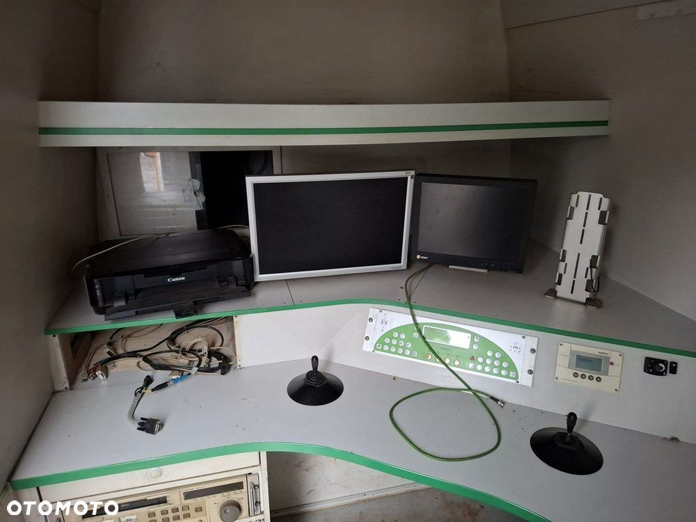 Mercedes-Benz Sprinter - 13