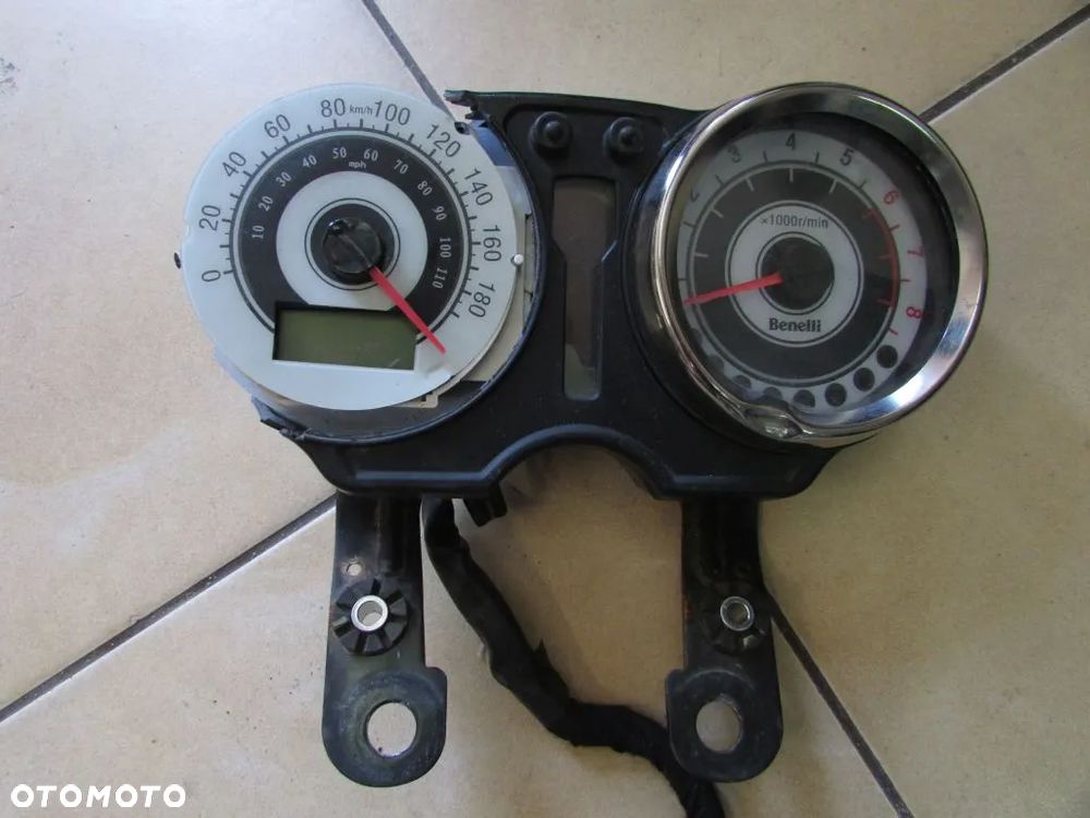 Benelli Imperiale 400 licznik zegary uszkodzone - 1